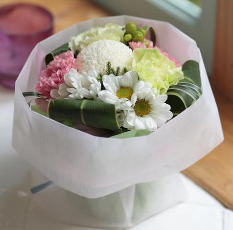 >札幌市中央区 フローラル明日花。.:*・｜法事・お悔み・葬儀｜供花｜花屋